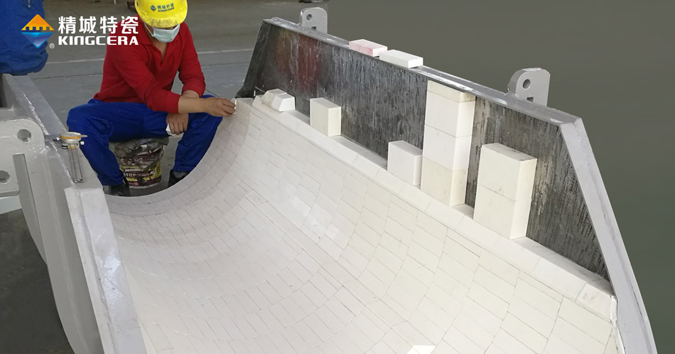 擺動(dòng)溜槽陶瓷襯板安裝 擺動(dòng)溜槽陶瓷襯板安裝