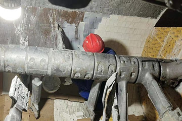 攪拌機襯板現場施工